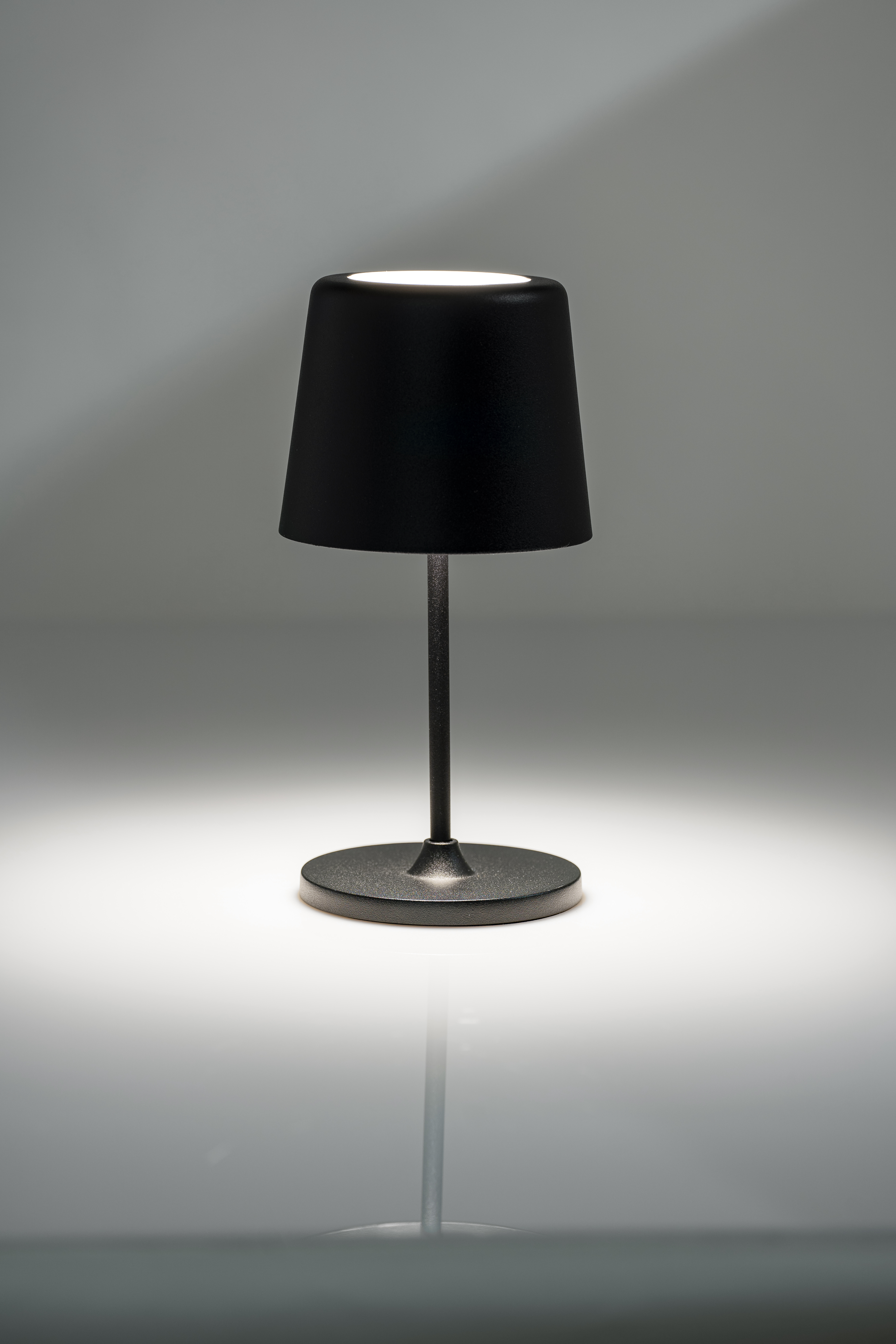 FARO Tischleuchte schwarz