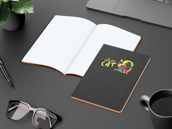Notizbuch Tablet-Book Farbschnitt Naturkarton-Softcover schwarz, Papierformat/Lineatur DIN A5 / Punktraster, Farbschnitt/Logodruck orange/4farbig