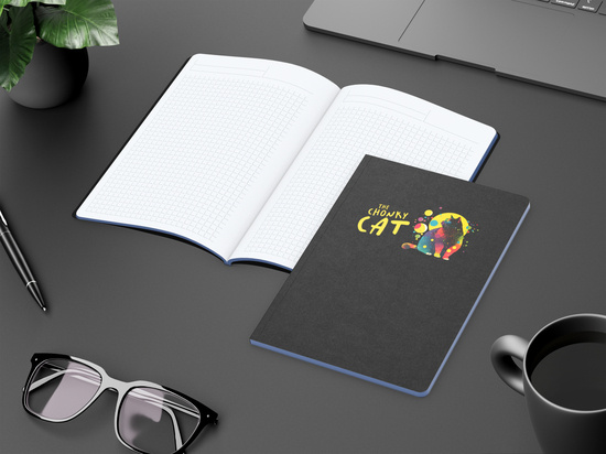 Notizbuch Tablet-Book Farbschnitt Naturkarton-Softcover schwarz, Papierformat/Lineatur DIN A5 / Winkelkaro, Farbschnitt/Logodruck mittelblau/4farbig