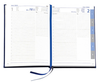 Buchkalender "Daily Chefkalender Register INT" im Format 14,5 x 20,5 cm, Kalendarium 4-sprachig D/F/I/GB Grau/Blau mit 2 Lesebändern und Registerstanzung, 416 Seiten Fadenheftung, Eckenperforation, Einband Magic mittelblau