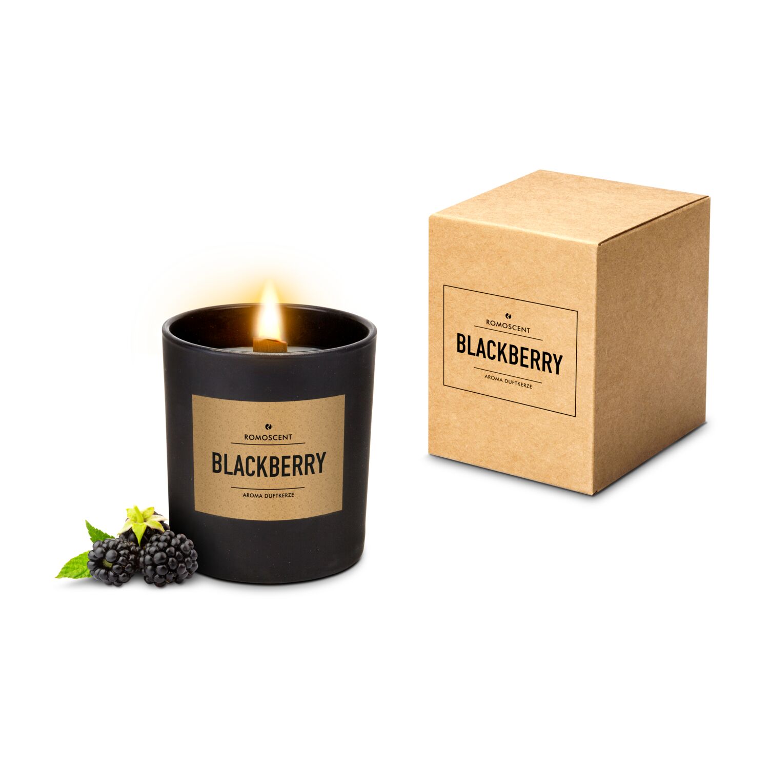 Gemütliche Aromakerze mit Brombeer-Duft, breiter Holzdocht, elegantes schwarz-mattes Glas. Brenndauer: ca. 40 Stunden