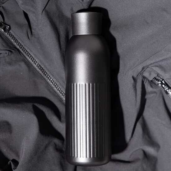 Sagaform Tekla Push Stahlisolierflasche mit Druckverschluss (recycelt) 500 ml
