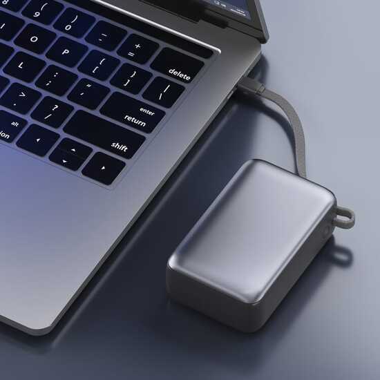 Nova Laptop 65W Powerbank mit integriertem USB-C-Kabel 30000 mAh